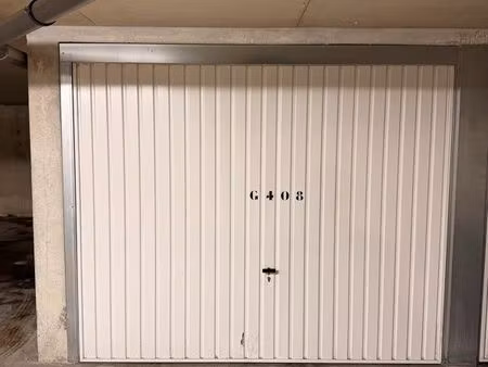 garage fermé à louer