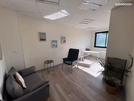 location bureau professionnel 16 55 m2 clé en main sur ferney voltaire