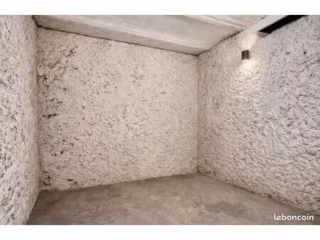 cave 13 m² sécurisée - rue de monceau / st-honoré