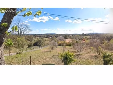 terrain 1 500 m² regusse