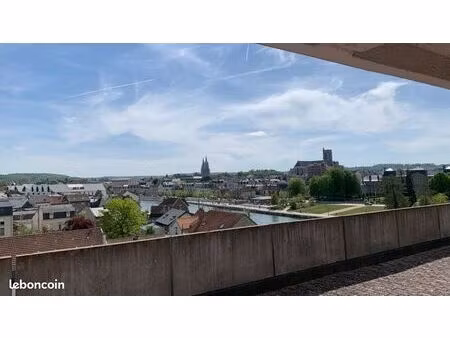 appartement sur toit terrasse avec vue sur soissons