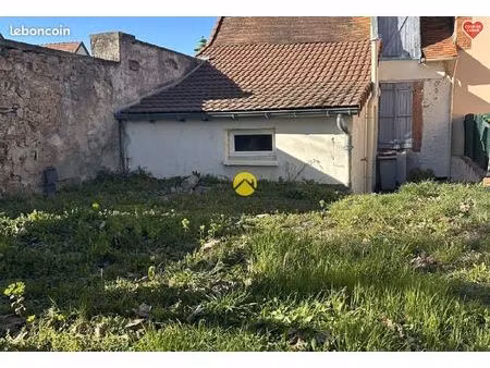 maison mitoyenne d'un côté