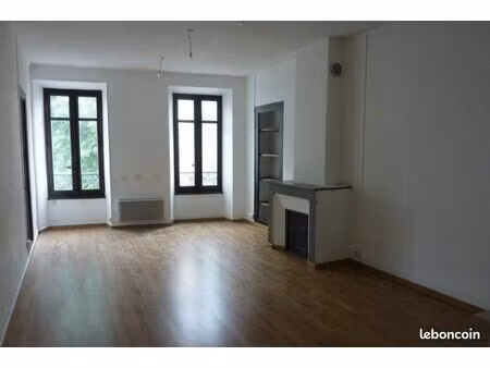 studio 1 pièce 31 m²