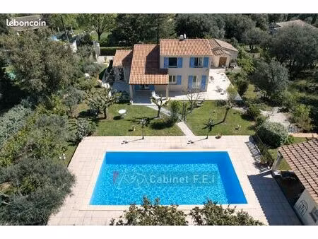 propriété 5 pièces 138 m²