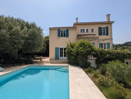 villa 7 pièces 170 m²