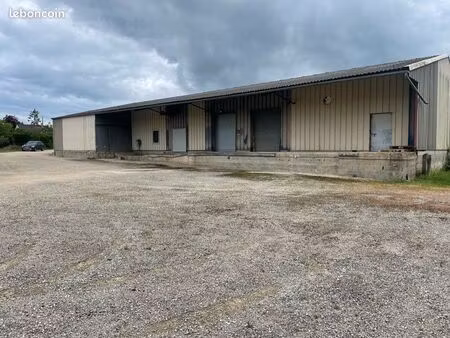 à vendre  entrepôt à lezinnes 89  160 avec chambre  froide  quai de chargement avec plusie