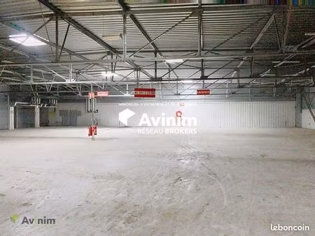 local 1007 m² éloyes