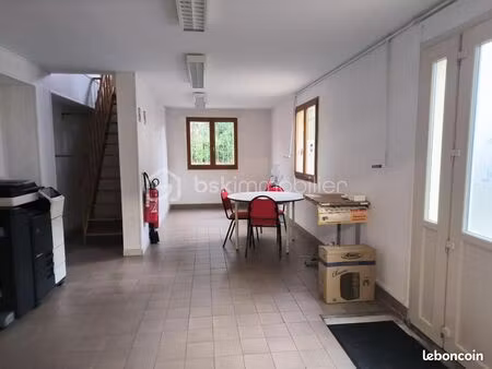 local commercial 161 m²