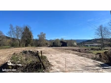 grand terrain plat avec permis de construire