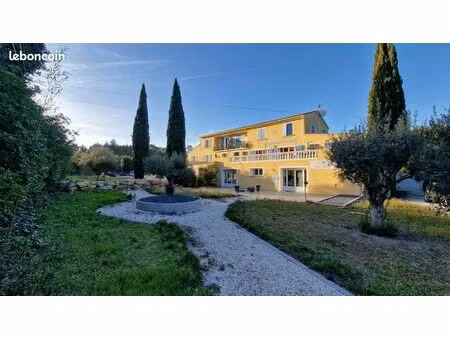 local commercial a louer 300m2 le luc