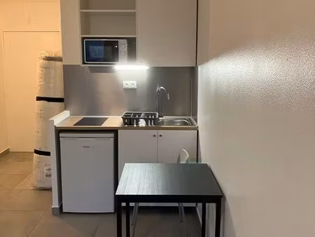 appartement meublé rénové à neuf - 20m² - proximité immédiate ligne 14 - clichy ◊