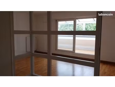 appart. 58m² avec terrasse couverte à 3 mn du rer le guichet