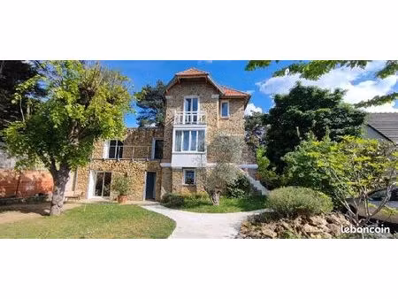 pavillon 8 pièces 206 m²