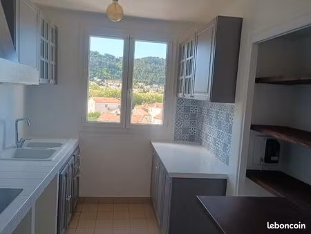 grand appartement lumineux et chaleureux 82.5m2