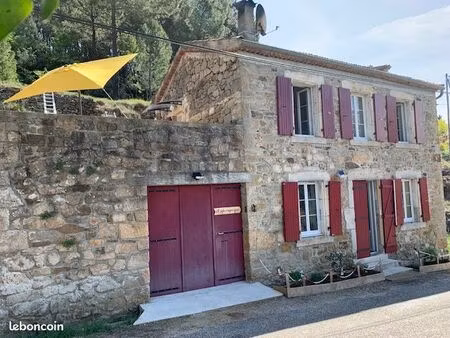 petite maison en pierres rénovée indépendante & sans vis à vis