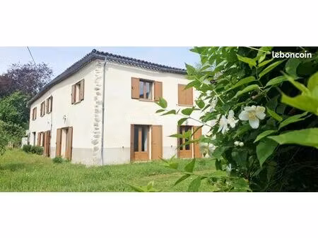 propriété 5 pièces 151 m²
