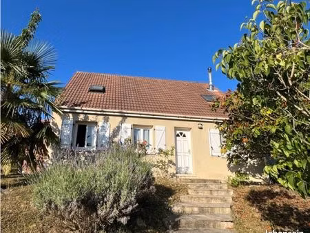 pavillon avec piscine proche des écoles et sans vis à vis quartier calme