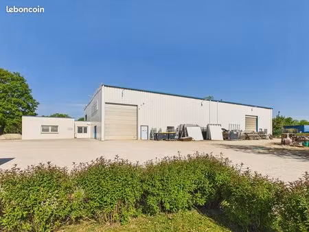 bureaux 1181 m² saint-julien-les-villas