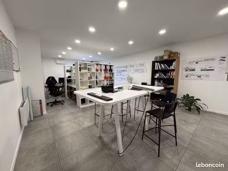 bureaux 92 m² mennecy
