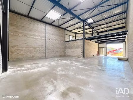 local 252 m² saint-pierre-du-perray