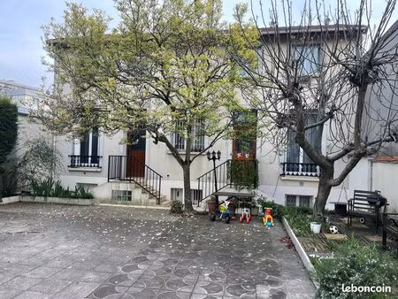 3 pièces dans maison