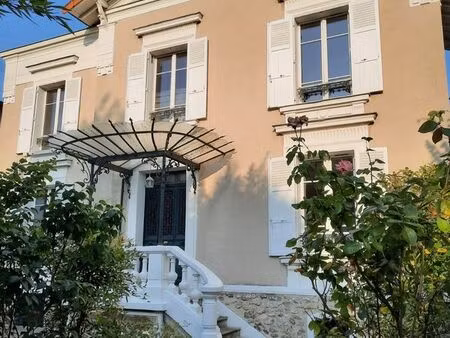 maison de caractère lumineuse - 170m2 - 5min rer e - acces paris rapide