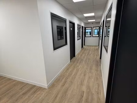 location de plusieurs bureaux à pantin de 12 m2 à 80 m2 avec fenêtre