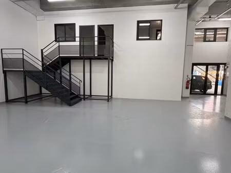 pantin local d’activité 300m2 avec 2 bureaux neuf – hsp 6 40 m – possibilité 560 m² avec m