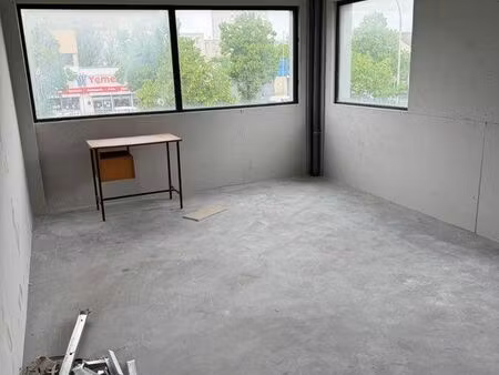 bureau refait à neuf