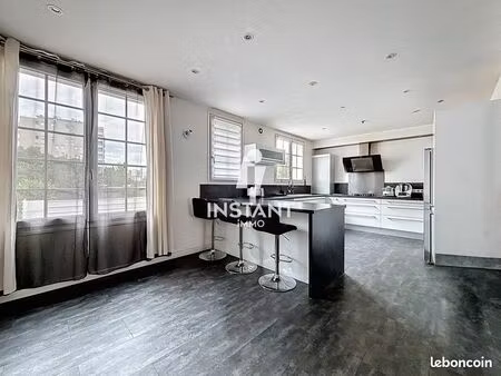 maison 7 pièces 266 m²