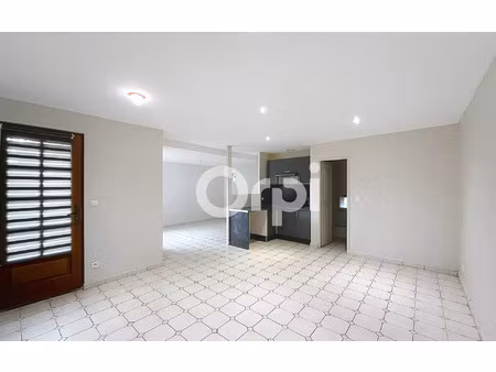 location appartement  m² t-2 à compiègne  725 €