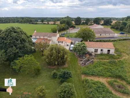 vente maison à moutiers-les-mauxfaits (85540) : à vendre / 186m² moutiers-les-mauxfaits