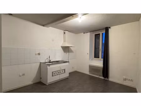 location appartement 3 pièces 38 m² à maringues (63350)