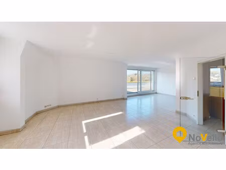 appertement de standing avec ascenseur  terrasse et garage !