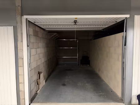 a vendre sannois box fermé
