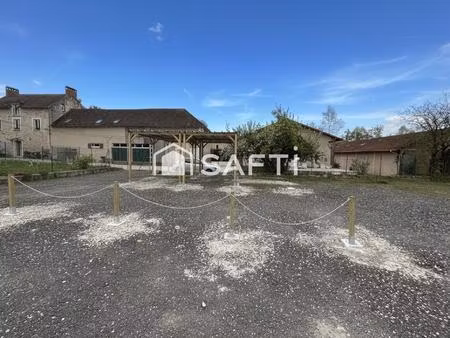 lot de 6 places de stationnement (72 m²)
