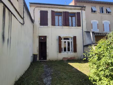 a vendre  maison de rue centre ville d'auch