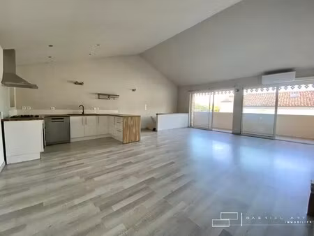 maison de rue 75 m2 auch