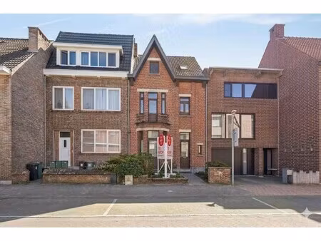 charmant huis met veel potentieel te koop in kapellen!
