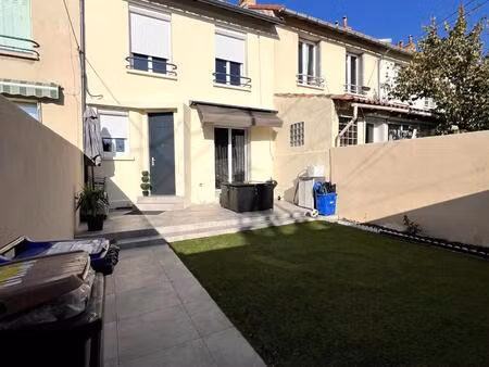 maison mitoyenne entièrement rénovée