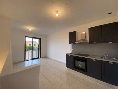 pollestre - maison de village t2 avec garage