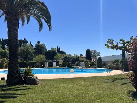 biot villa à fort potentiel dans résidence de standing avec parc  piscine et tennis