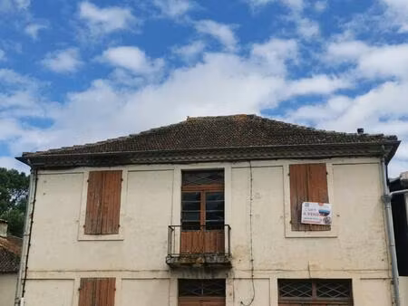 ancienne maison en pierres et colombages avec de gros travaux : investisseur
