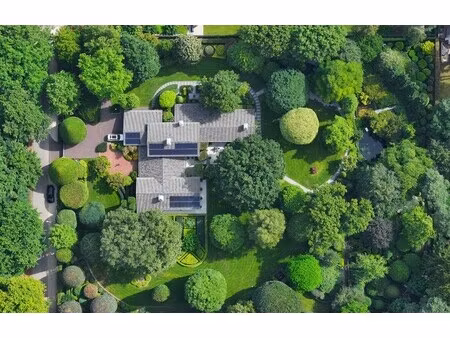 exclusieve villa op 90a met binnenzwembad en majestueuze parktuin op toplocatie in lanaken