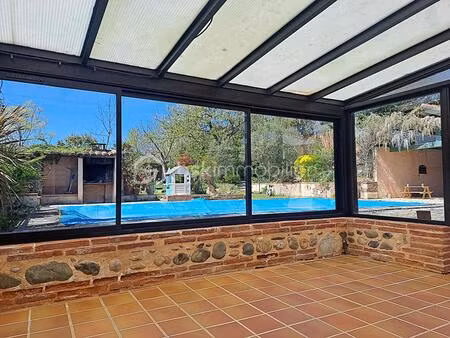 maison de village avec jardin  piscine et garage attenant