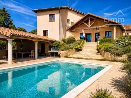 villa d’architecte 211m2  centre village  vue exceptionnelle