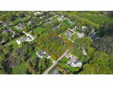 fraaie villa-bouwkavel van 41a 45ca (4.145 m²)  zeer residentieel gelegen in villawijk