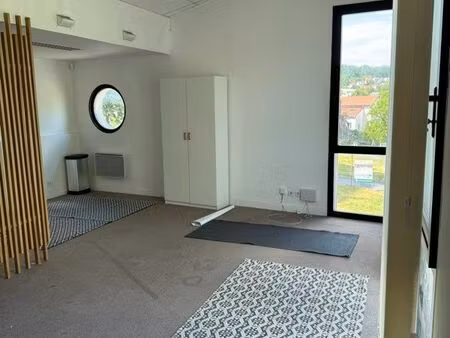 ? bureau 45 m² lumineux – rer robinson à pied – idéal profession libérale
