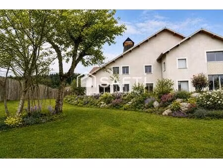 maison contemporaine aux volumes exceptionnels – 304 m² habitables – gîte indépendant – dp