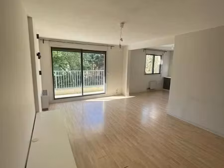 location appartement 3 pièces 79.52 m² à toulouse (31000)  1 017 €